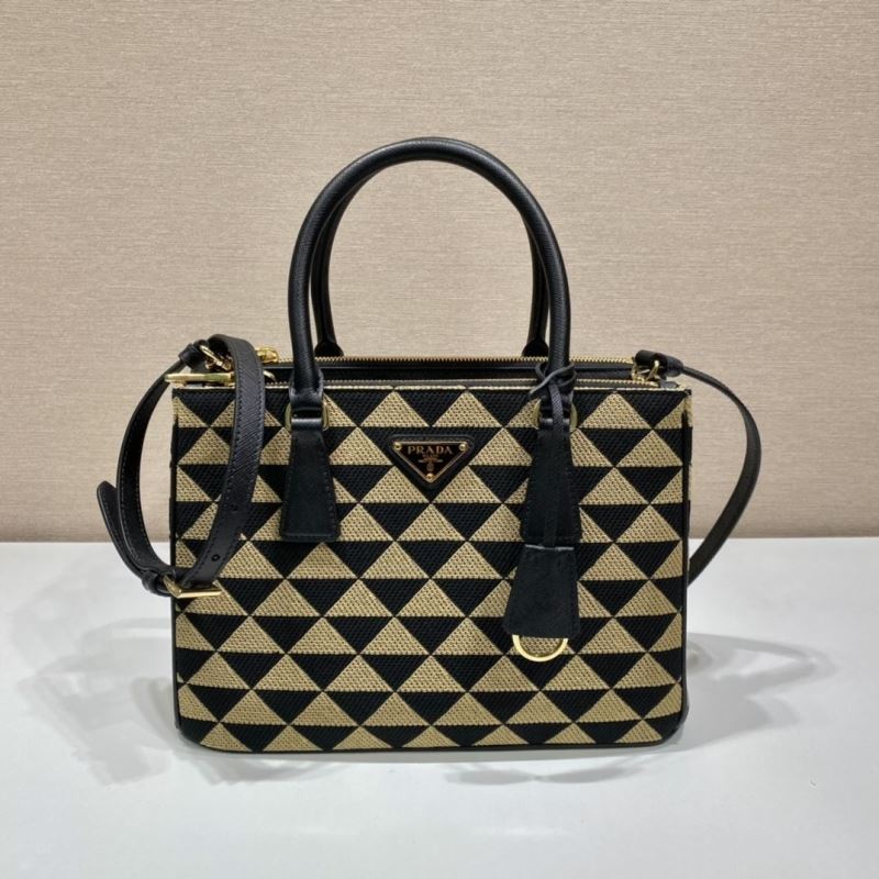 Pra*a shopping bags